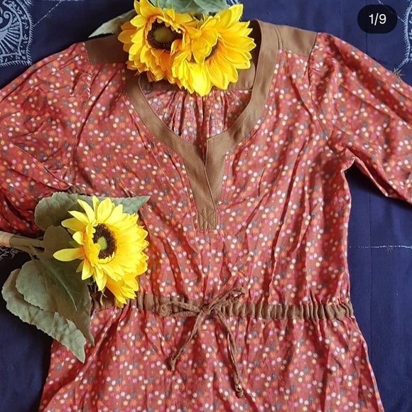 Adorable Hippie/boho top with suede trim. - Picture 2 of 10
